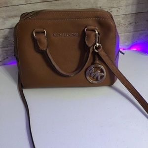 Michael Kors Jet Set Travel Medium Leather Crossbody Bag